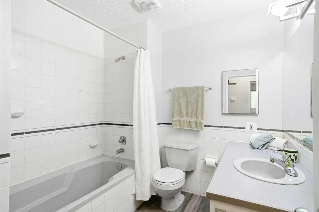 442 Queensland Place SE Calgary AB T2J 5C9