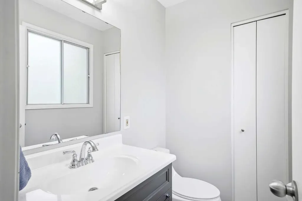 442 Queensland Place SE Calgary AB T2J 5C9