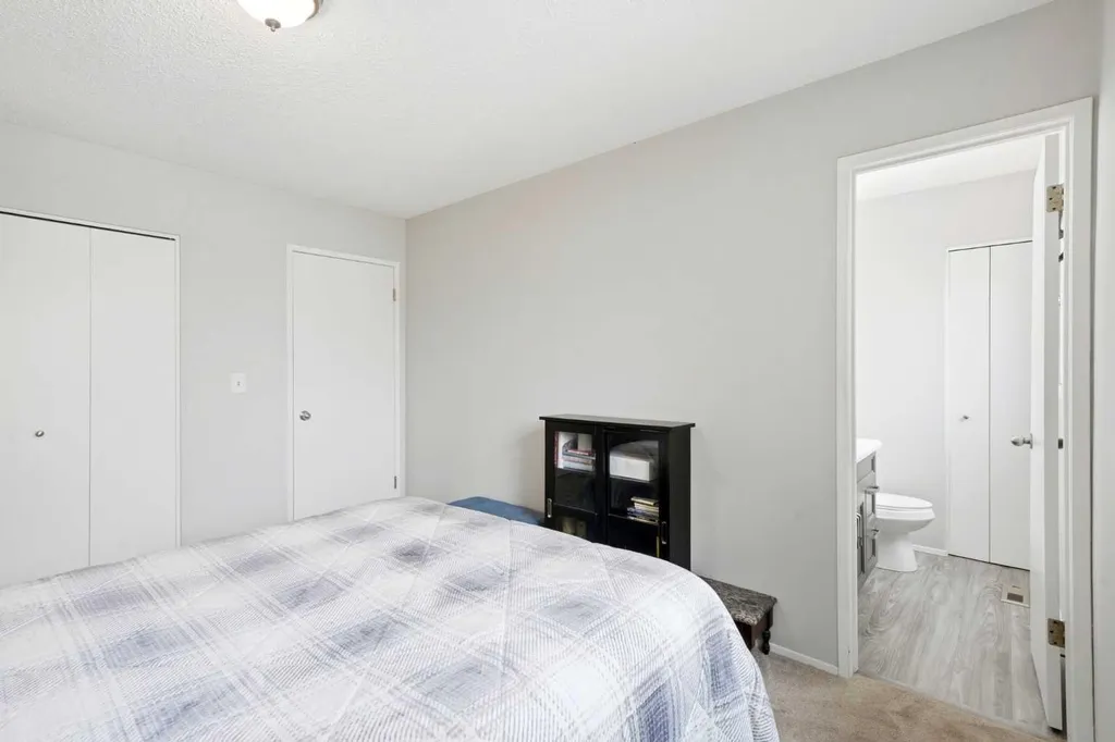 442 Queensland Place SE Calgary AB T2J 5C9
