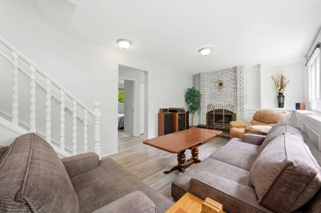 442 Queensland Place SE Calgary AB T2J 5C9