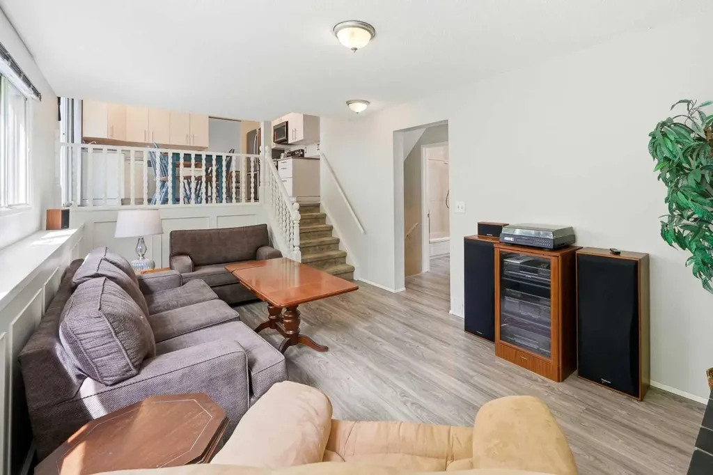 442 Queensland Place SE Calgary AB T2J 5C9