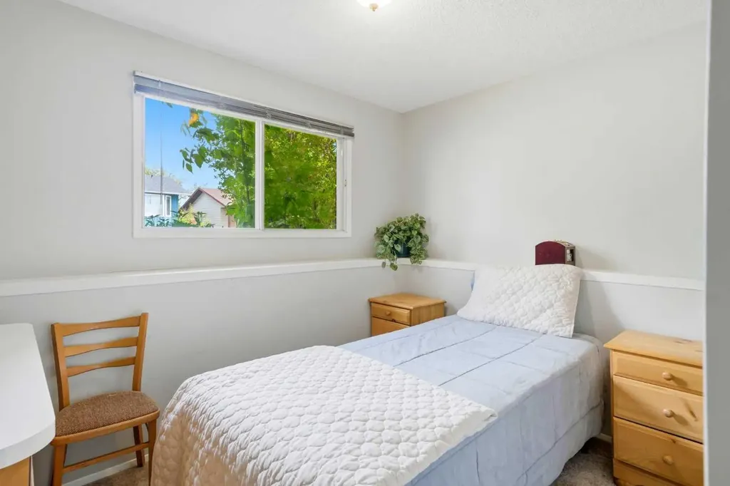 442 Queensland Place SE Calgary AB T2J 5C9