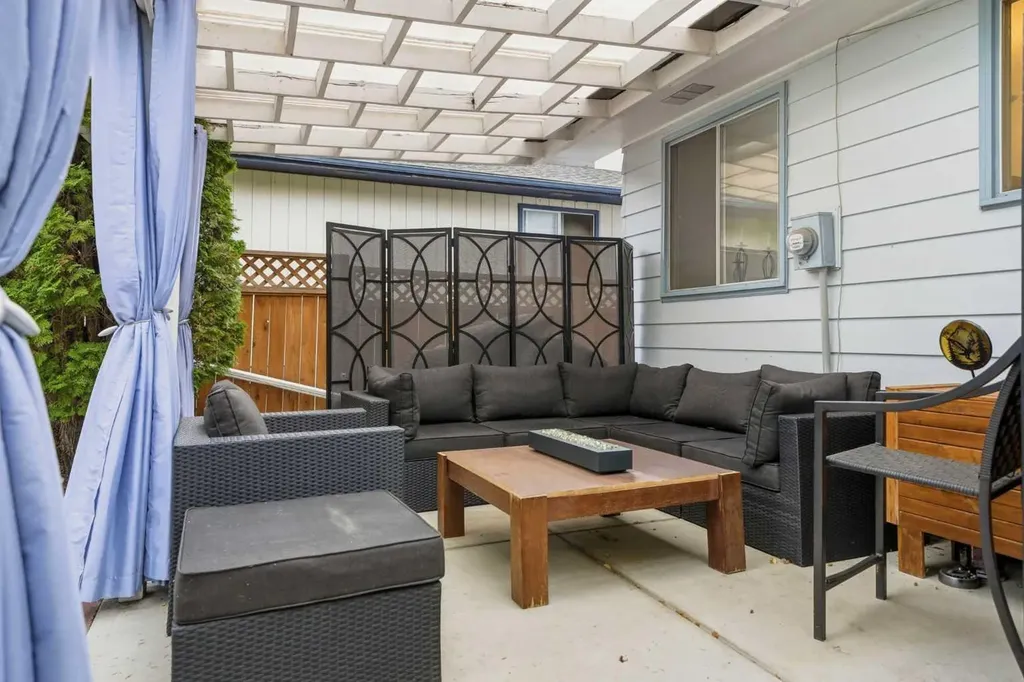 442 Queensland Place SE Calgary AB T2J 5C9