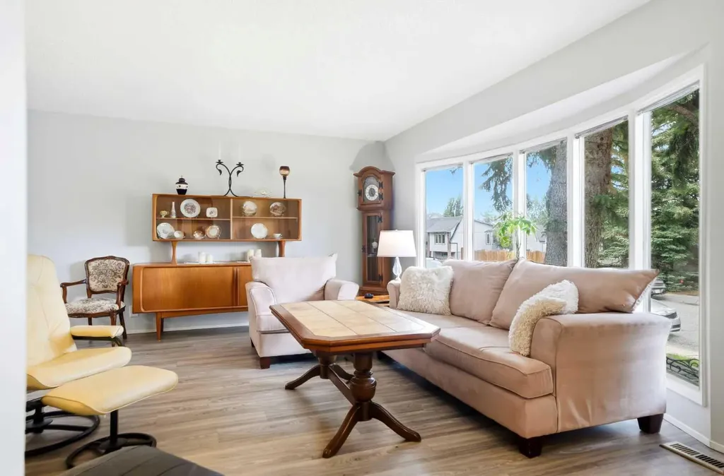 442 Queensland Place SE Calgary AB T2J 5C9