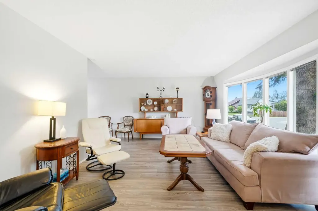 442 Queensland Place SE Calgary AB T2J 5C9
