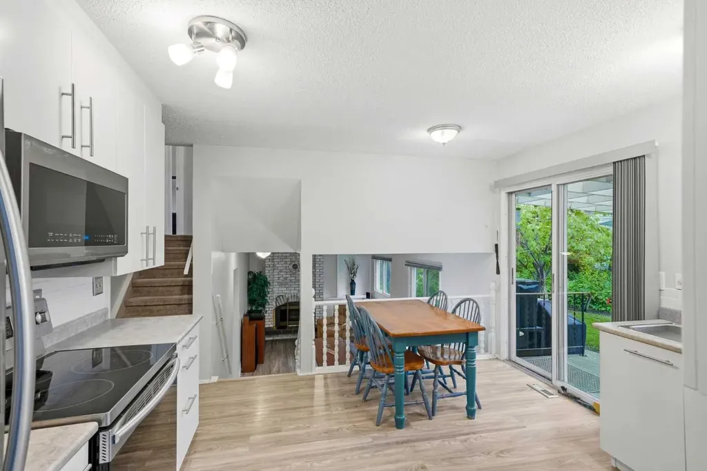 442 Queensland Place SE Calgary AB T2J 5C9