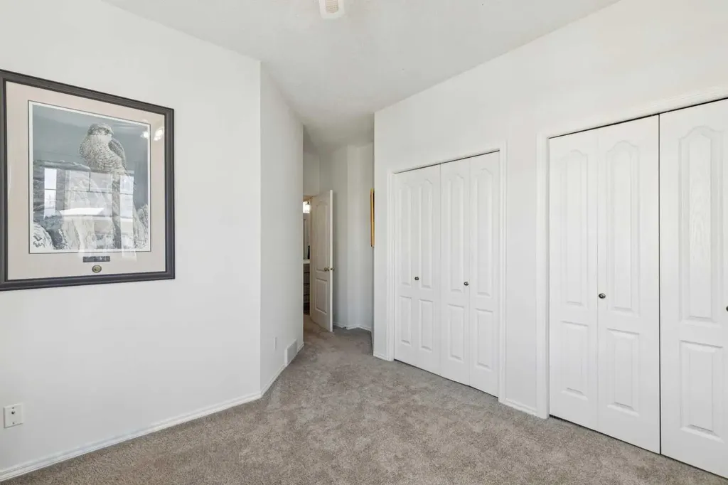 40 Edgeridge Terrace NW Calgary AB T3A 6C2