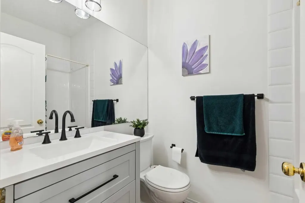 40 Edgeridge Terrace NW Calgary AB T3A 6C2