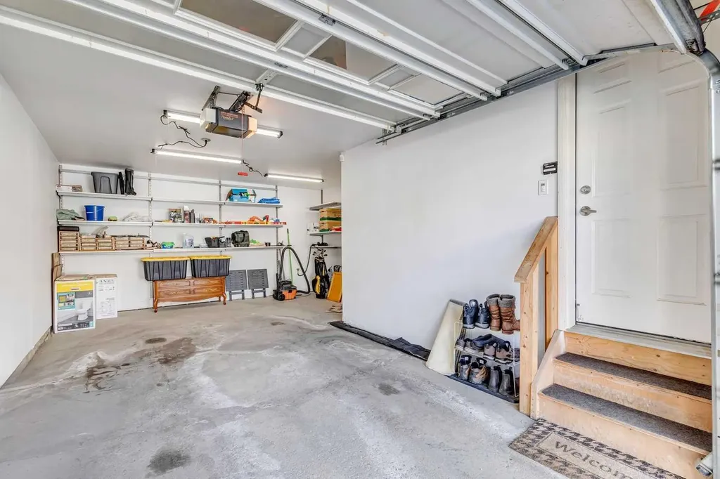 40 Edgeridge Terrace NW Calgary AB T3A 6C2