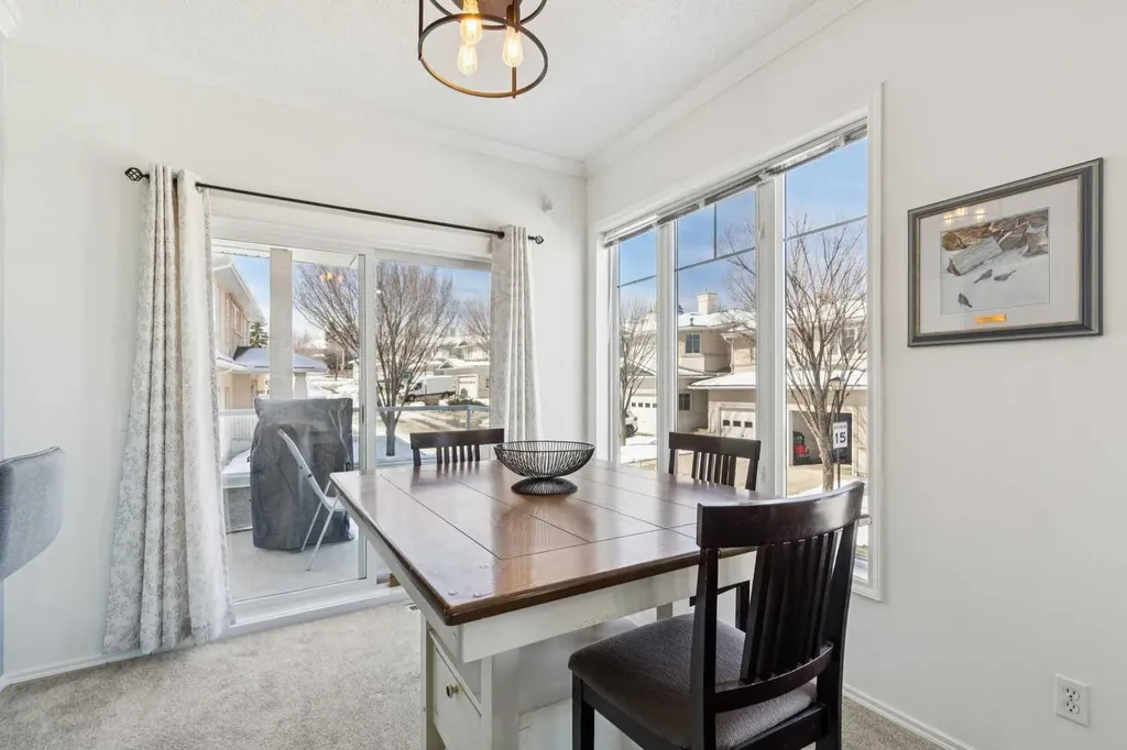 40 Edgeridge Terrace NW Calgary AB T3A 6C2