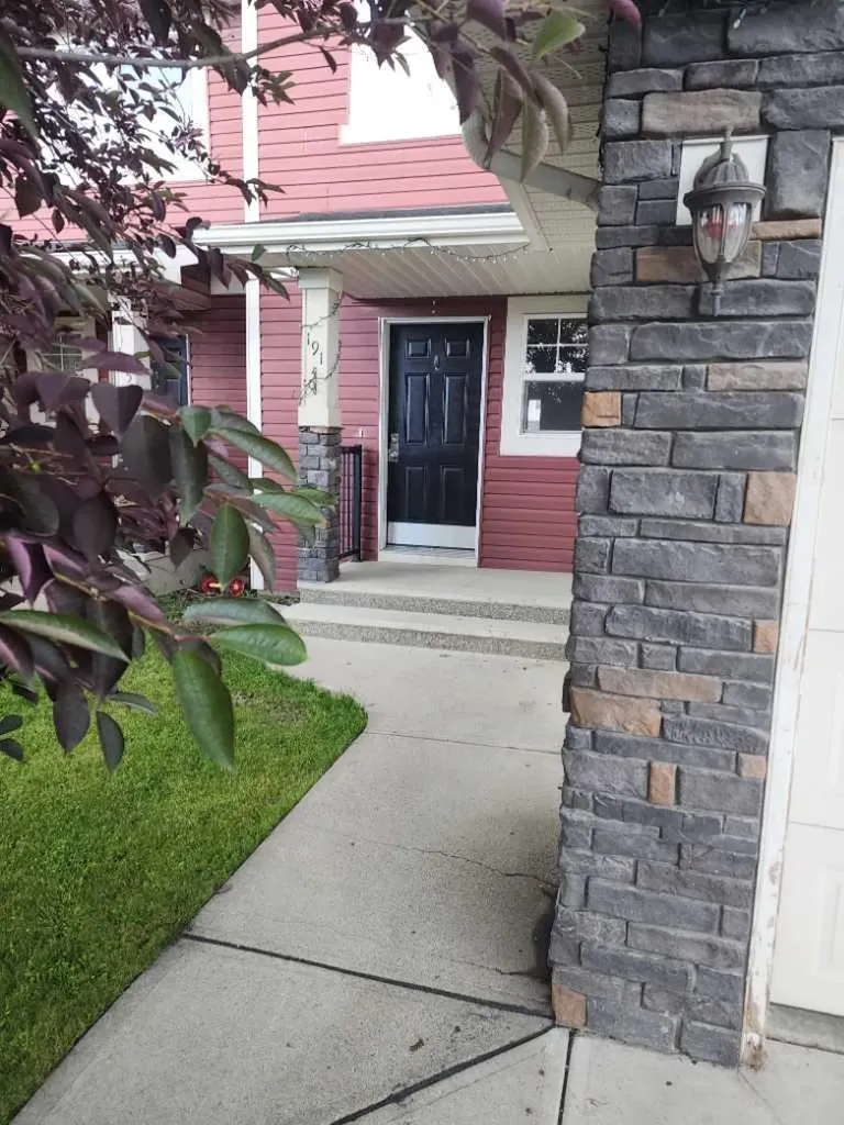 191 Cranberry Green SE Calgary AB T3M 1L3