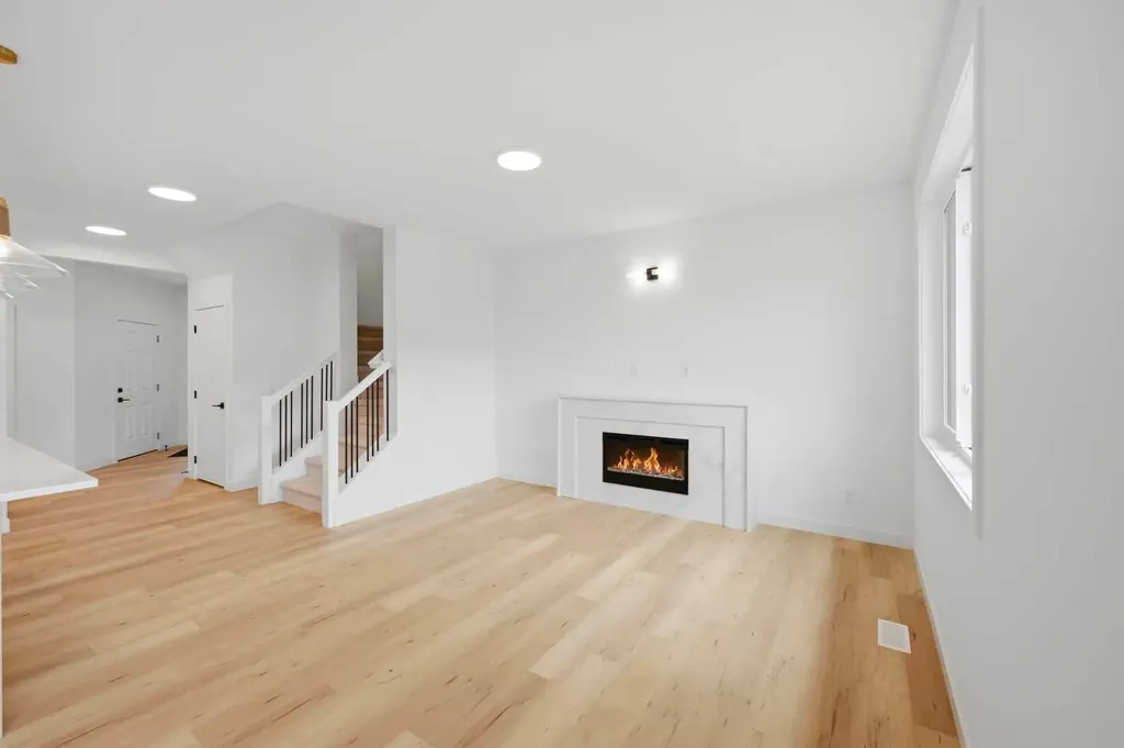 154 Belvedere Crescent SE Calgary AB T2A 7Y5