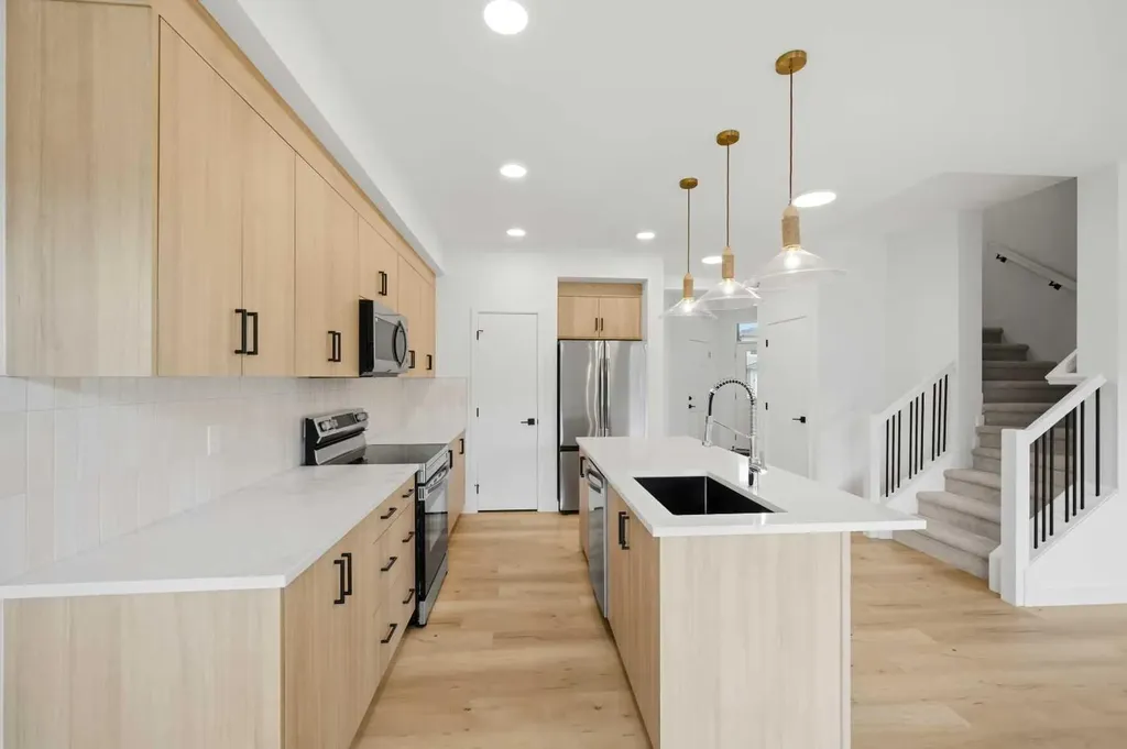 154 Belvedere Crescent SE Calgary AB T2A 7Y5