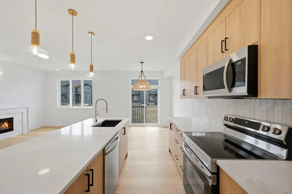154 Belvedere Crescent SE Calgary AB T2A 7Y5