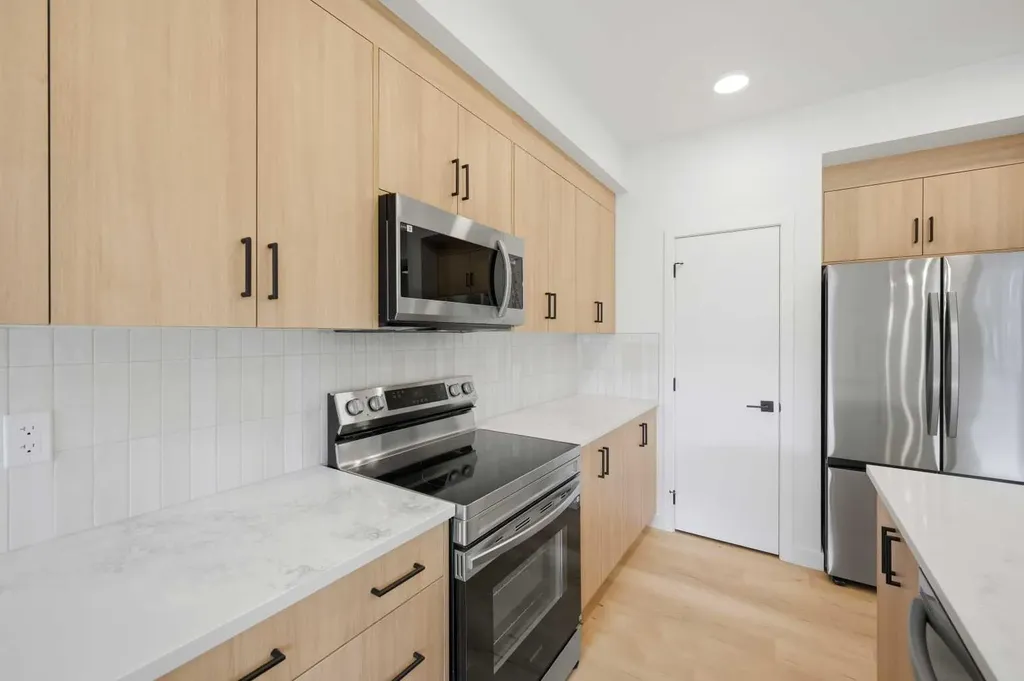 154 Belvedere Crescent SE Calgary AB T2A 7Y5