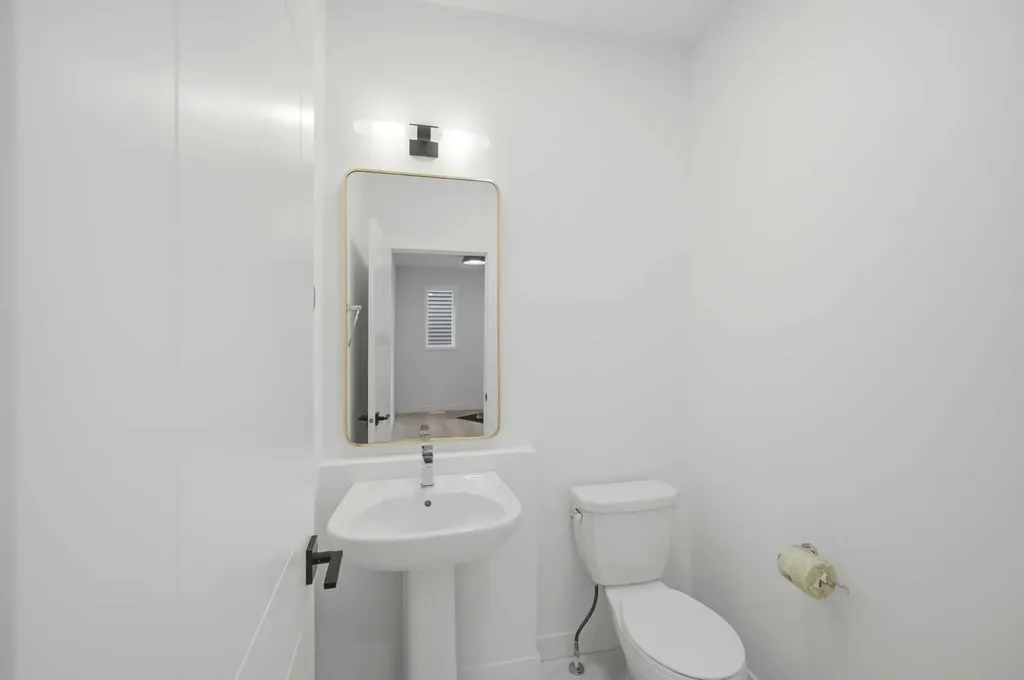 154 Belvedere Crescent SE Calgary AB T2A 7Y5