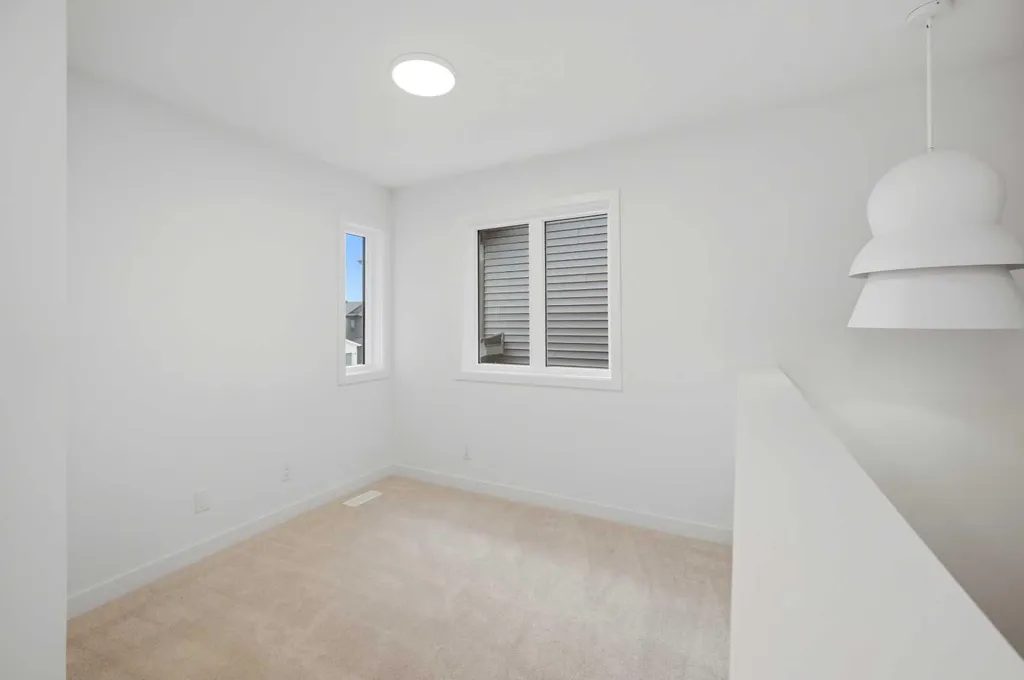 154 Belvedere Crescent SE Calgary AB T2A 7Y5