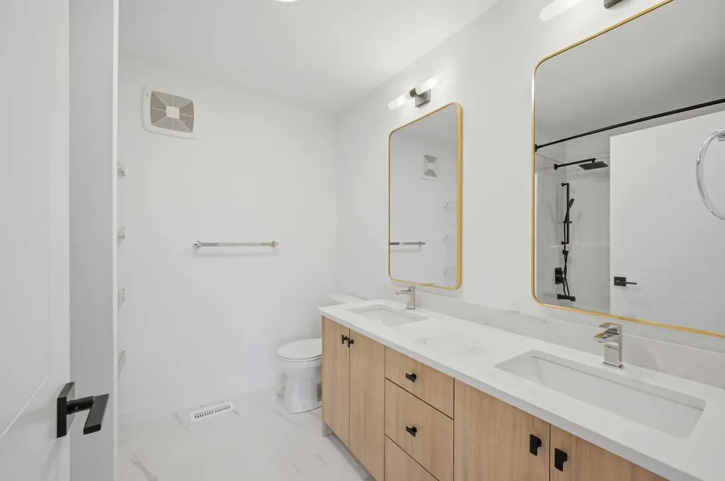 154 Belvedere Crescent SE Calgary AB T2A 7Y5