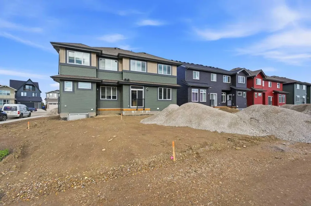 154 Belvedere Crescent SE Calgary AB T2A 7Y5