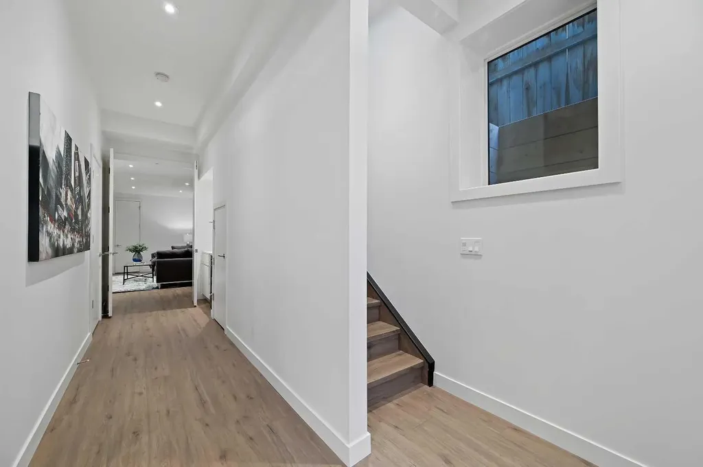 2115 Bowness Road NW Calgary AB T2N 3L2