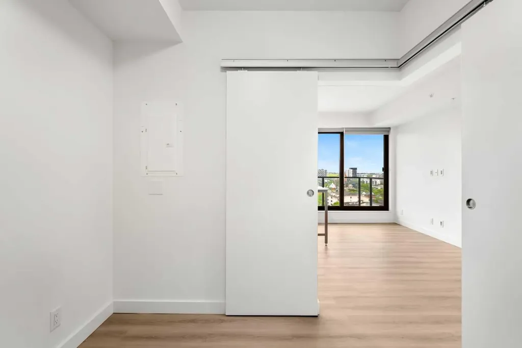 123 4 Street NE Calgary AB T2E 8K3