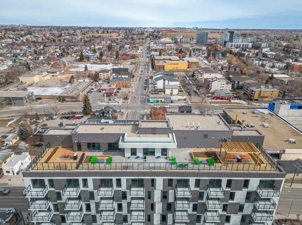 123 4 Street NE Calgary AB T2E 8K3