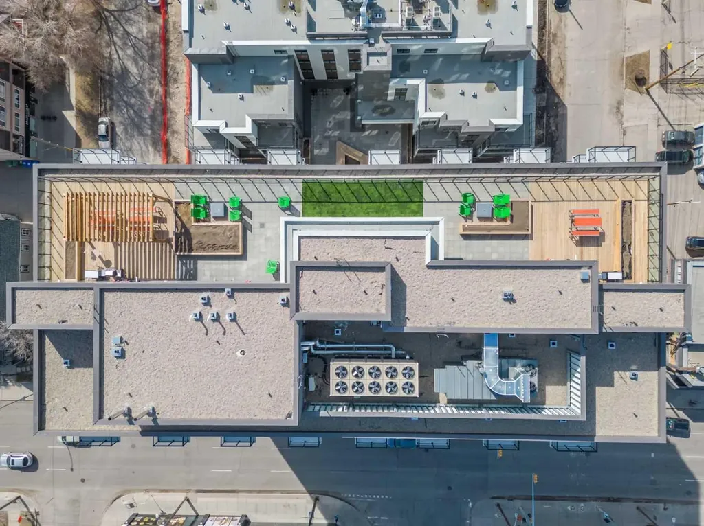 123 4 Street NE Calgary AB T2E 8K3