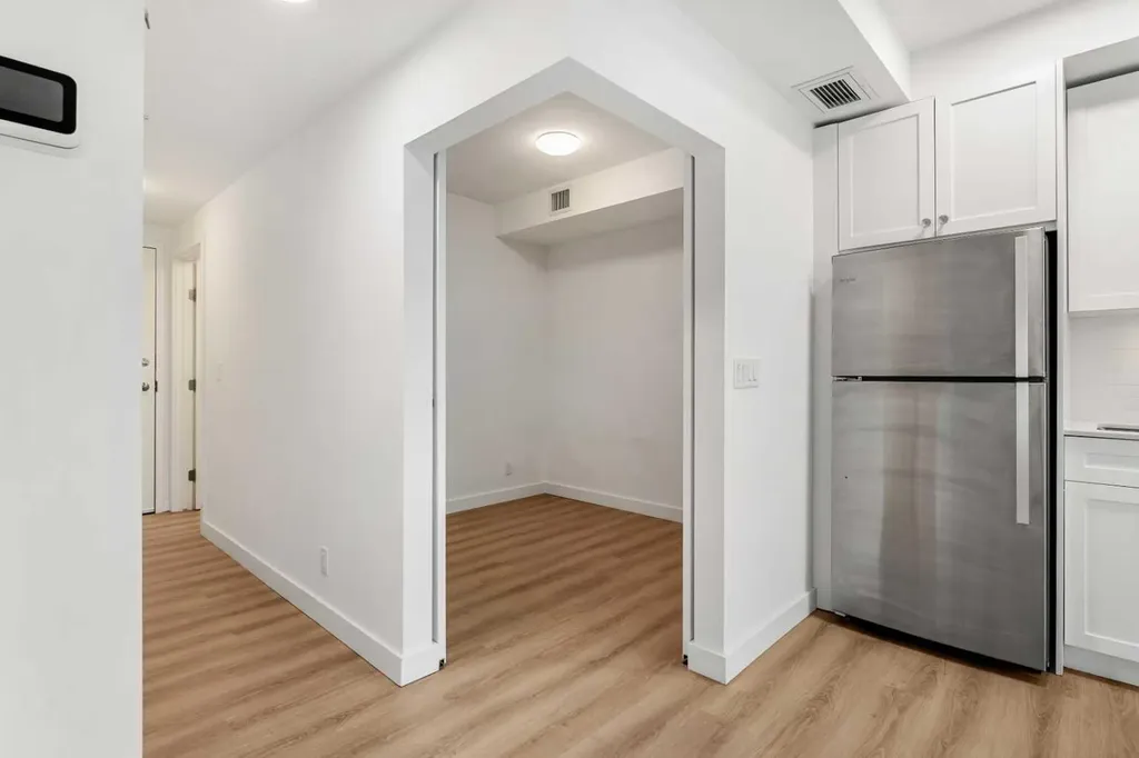 123 4 Street NE Calgary AB T2E 8K3