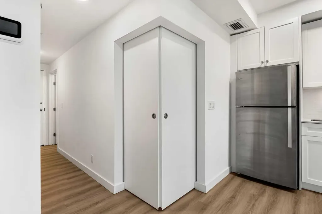123 4 Street NE Calgary AB T2E 8K3