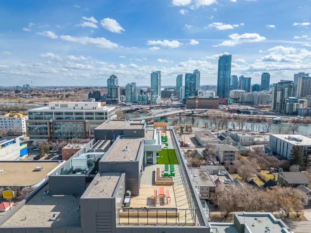 123 4 Street NE Calgary AB T2E 8K3