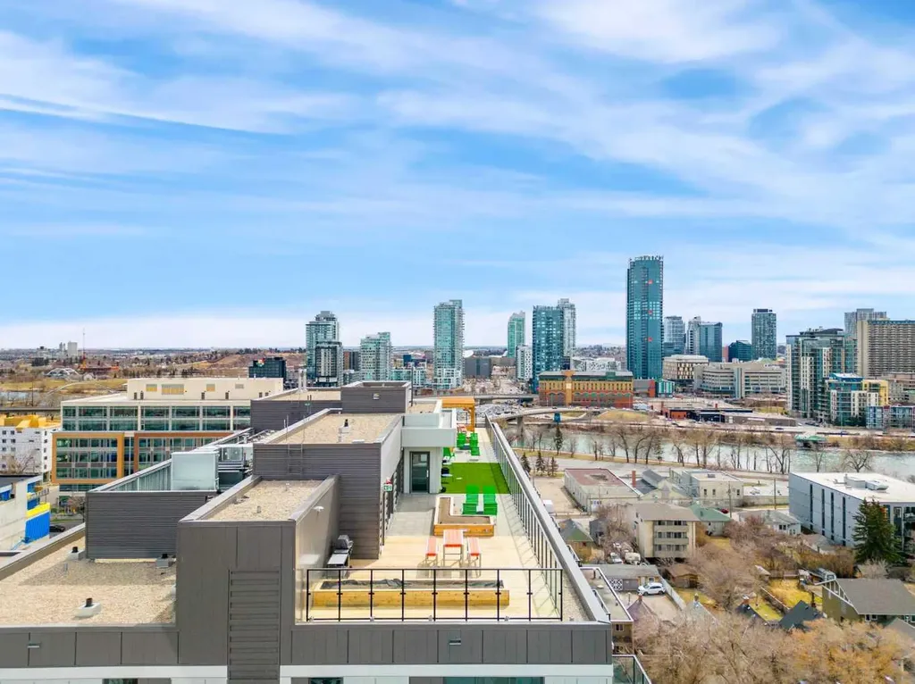 123 4 Street NE Calgary AB T2E 8K3