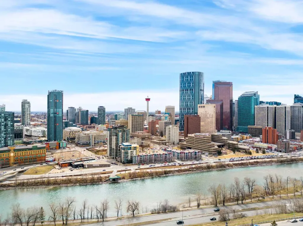 123 4 Street NE Calgary AB T2E 8K3