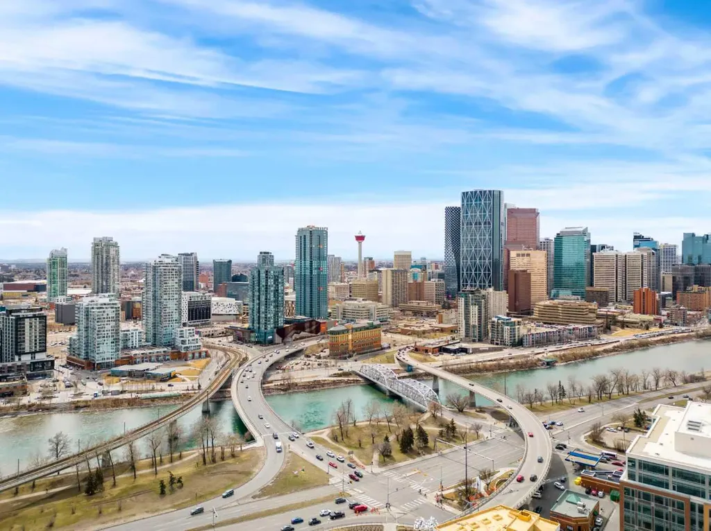 123 4 Street NE Calgary AB T2E 8K3