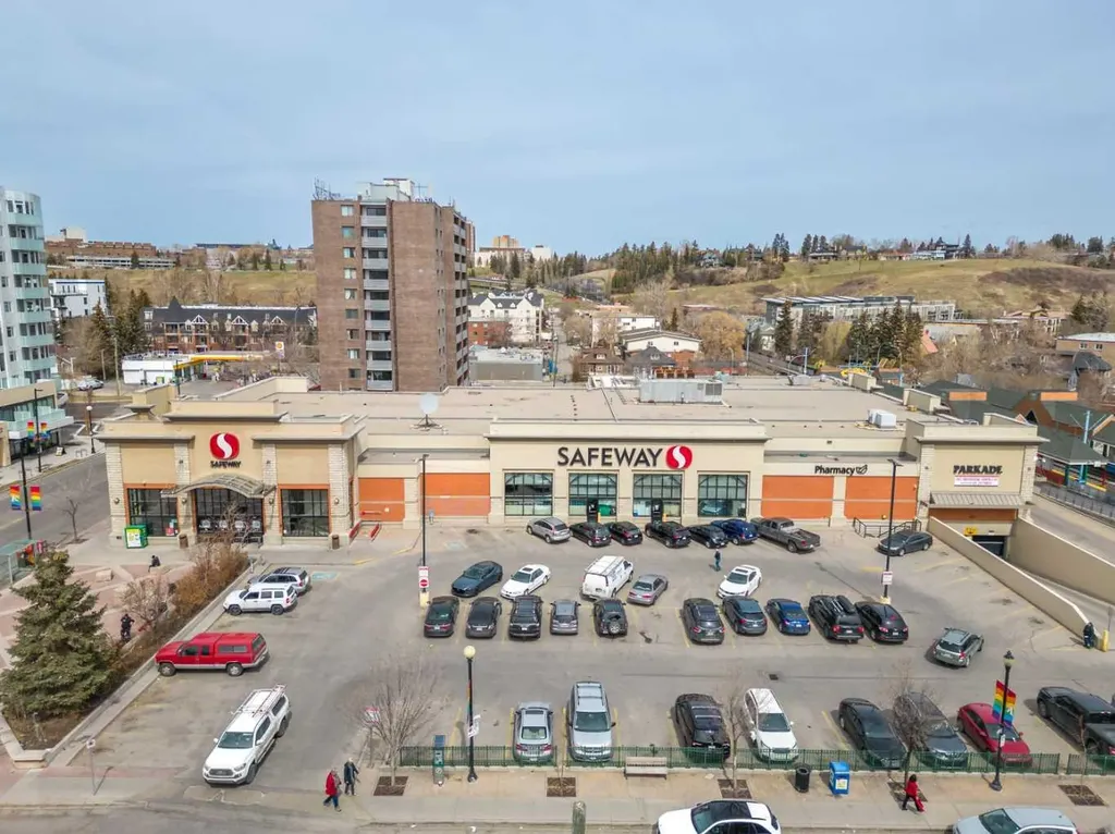 123 4 Street NE Calgary AB T2E 8K3