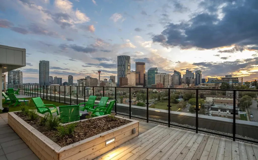 123 4 Street NE Calgary AB T2E 8K3