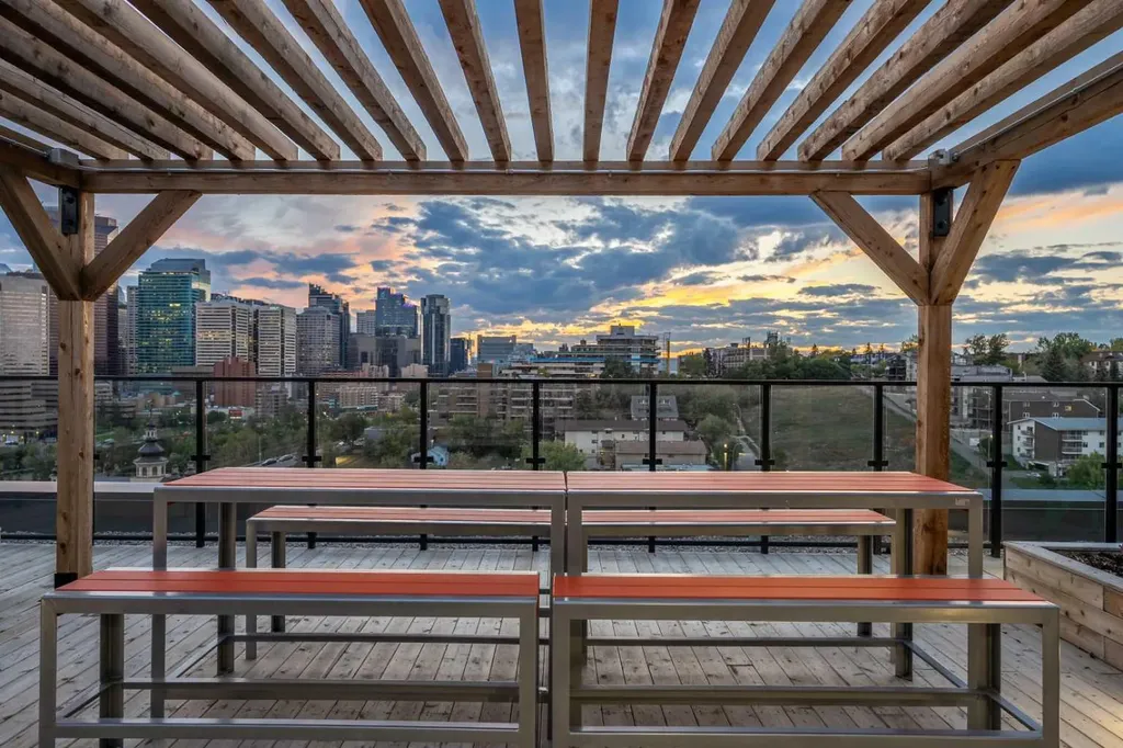 123 4 Street NE Calgary AB T2E 8K3