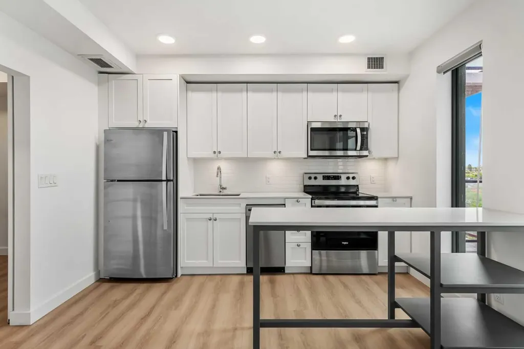 123 4 Street NE Calgary AB T2E 8K3