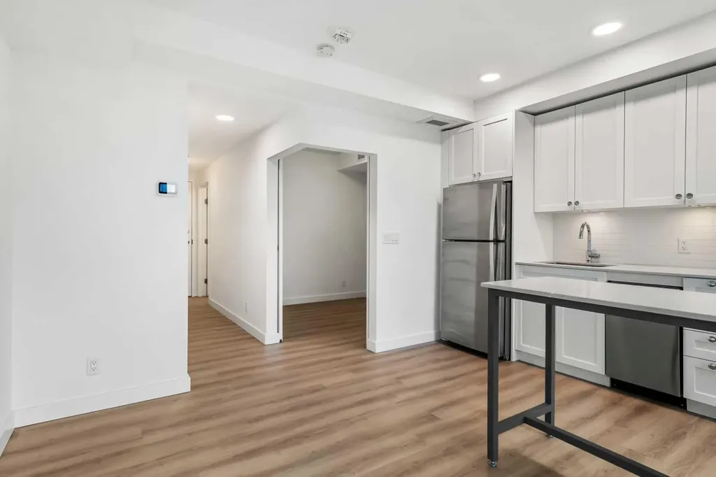 123 4 Street NE Calgary AB T2E 8K3
