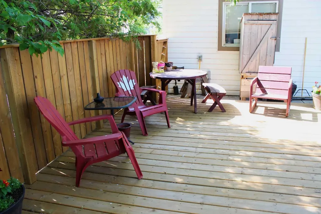 31 Spruce Avenue W Brooks AB T1R 0A2