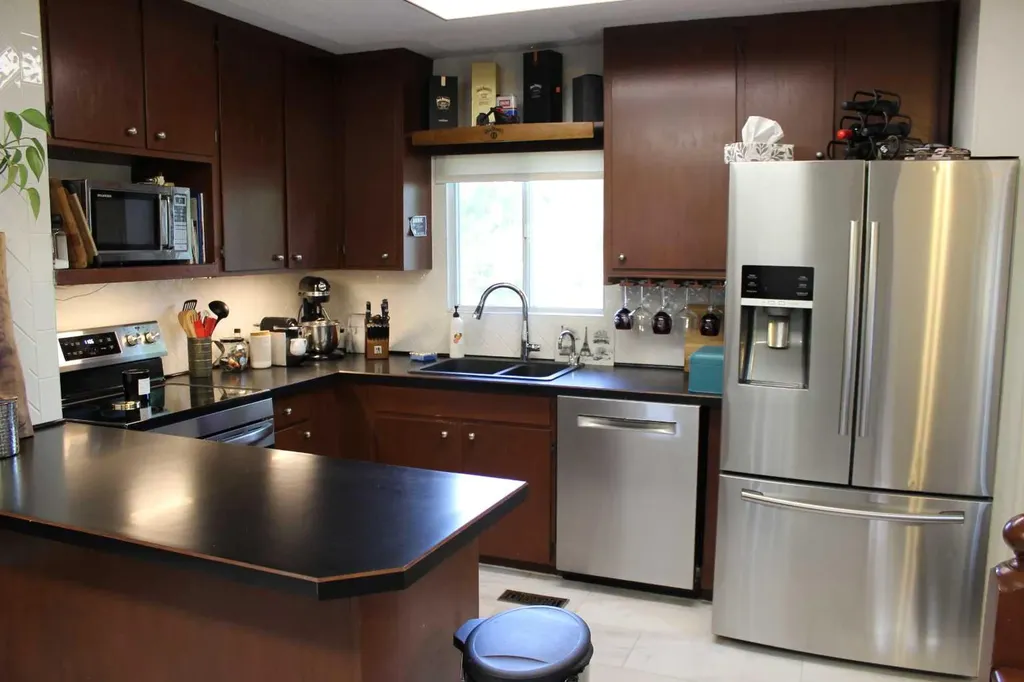 31 Spruce Avenue W Brooks AB T1R 0A2