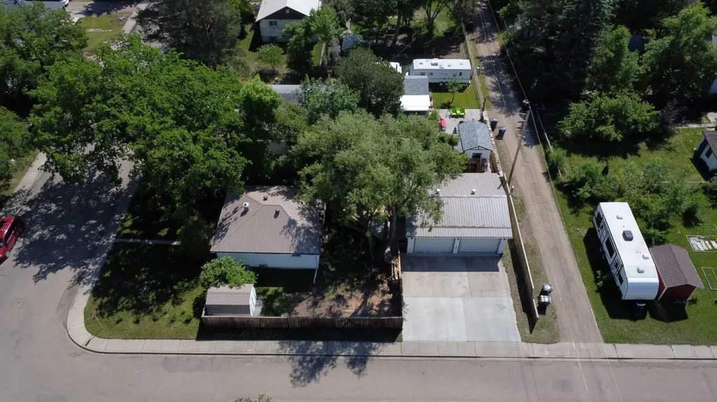 31 Spruce Avenue W Brooks AB T1R 0A2