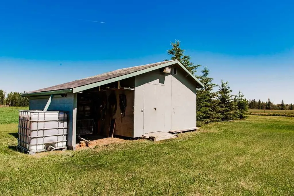 705022 Range Road 111a Elmworth AB T0H 1J0