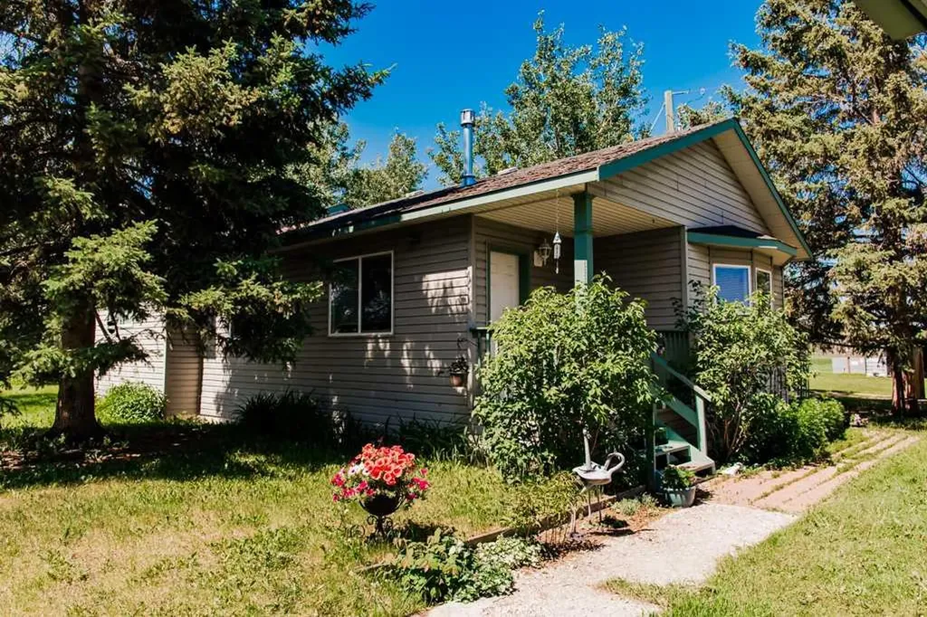 705022 Range Road 111a Elmworth AB T0H 1J0