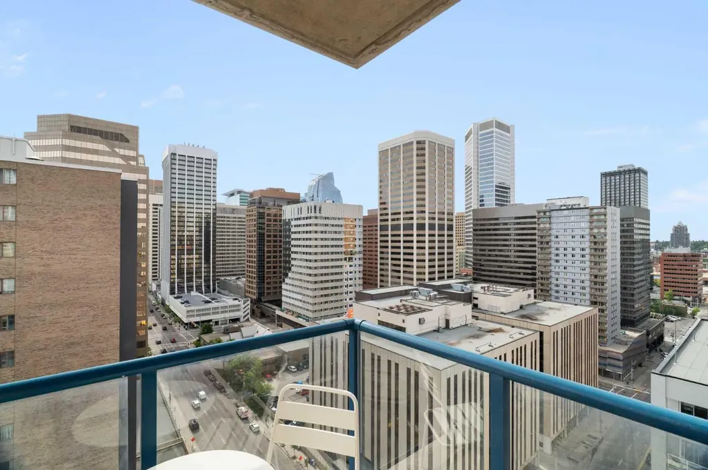 910 5 Avenue SW Calgary AB T2P 0C3