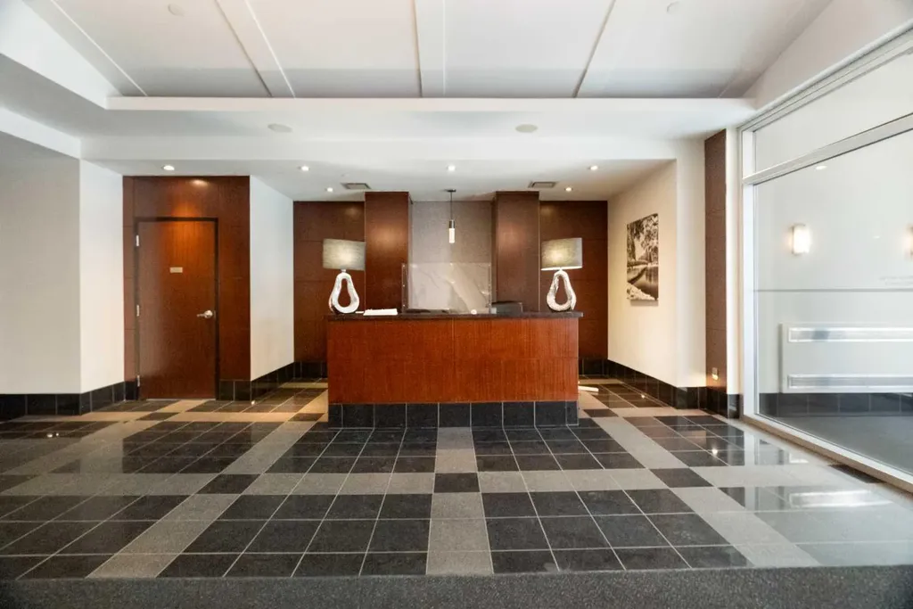 910 5 Avenue SW Calgary AB T2P 0C3