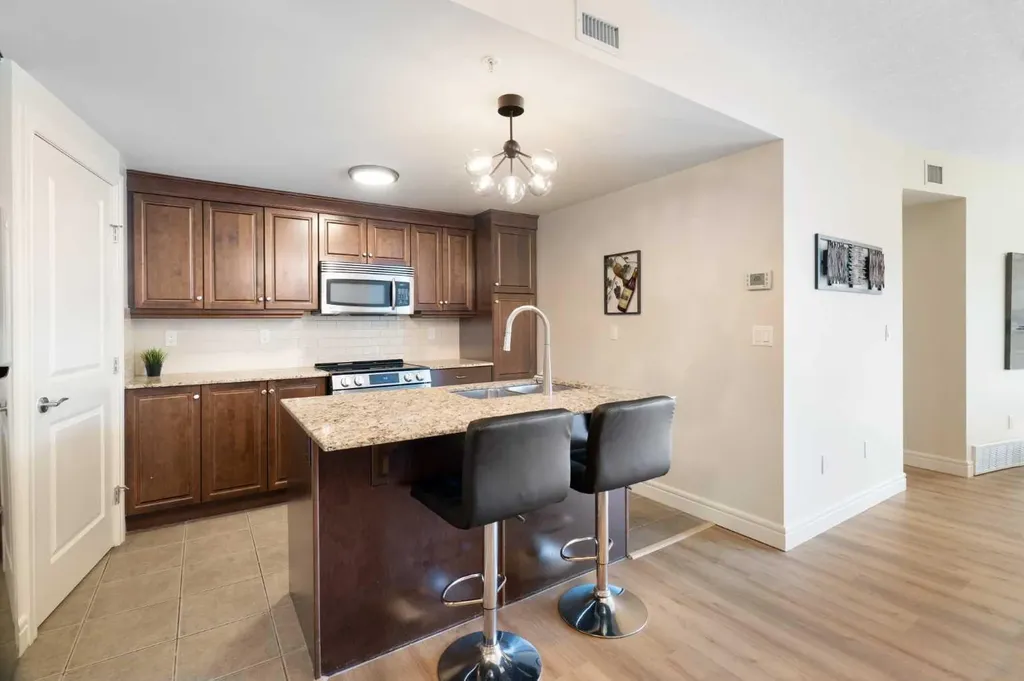 910 5 Avenue SW Calgary AB T2P 0C3