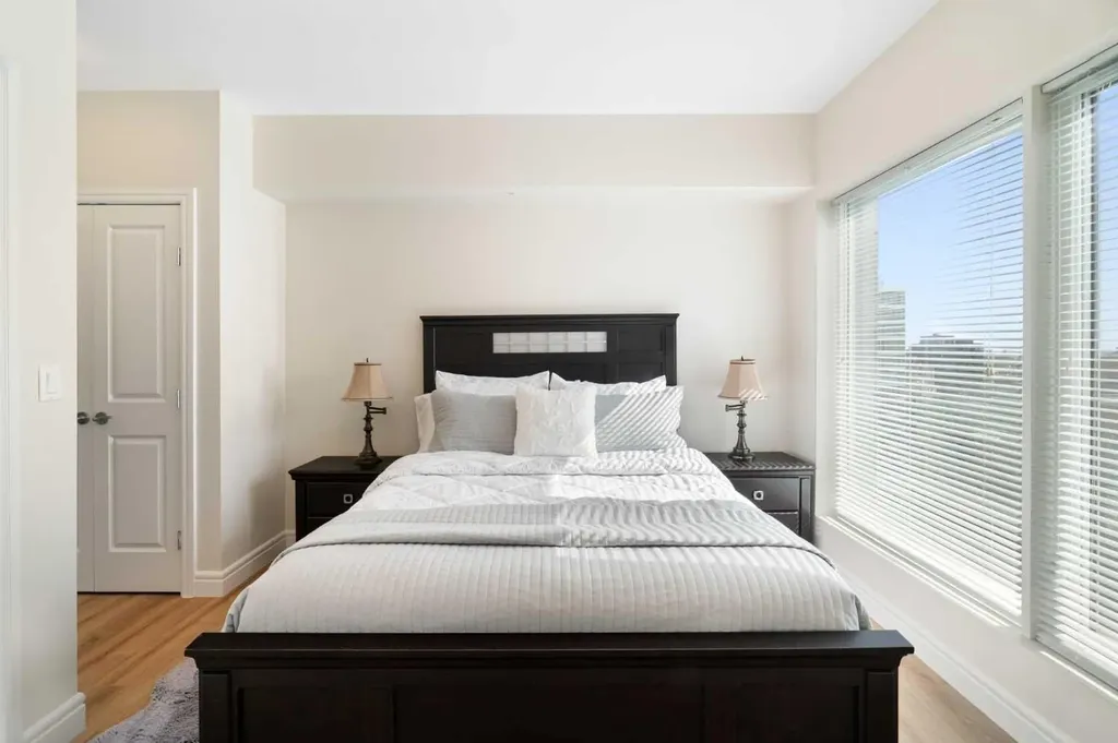910 5 Avenue SW Calgary AB T2P 0C3