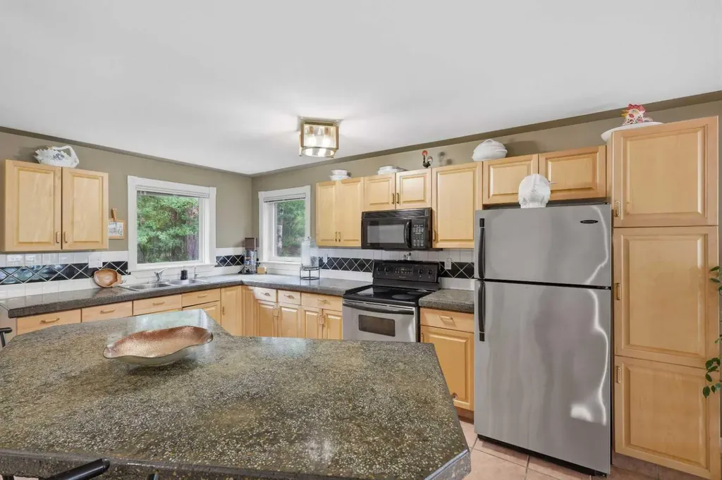 37 Parkland Crescent Parkland Beach AB T0C 2J0