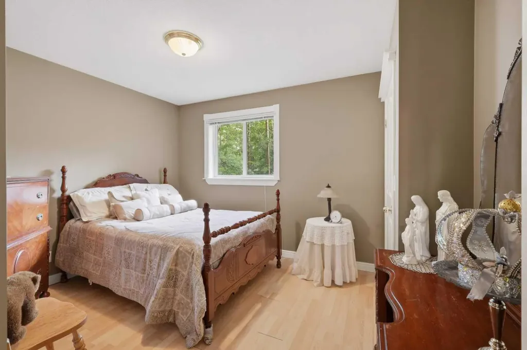 37 Parkland Crescent Parkland Beach AB T0C 2J0
