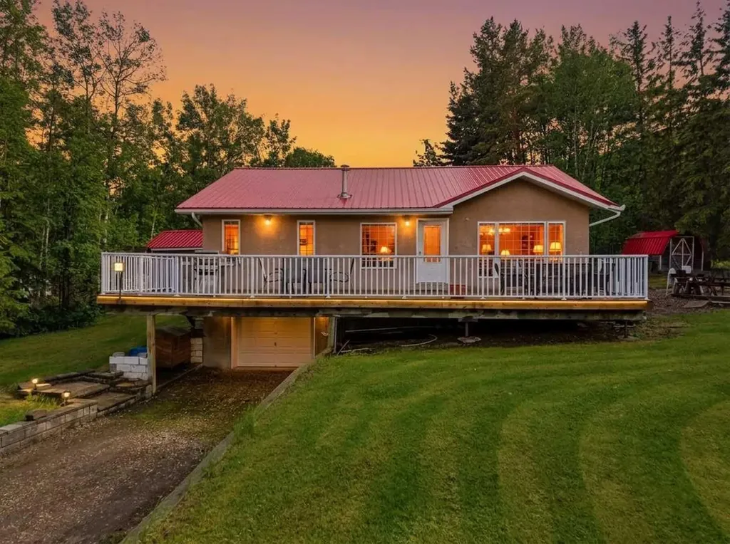 37 Parkland Crescent Parkland Beach AB T0C 2J0